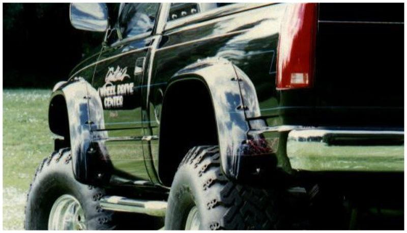 Bushwacker 88-99 Chevy C1500 Cutout Style Flares 2pc - Black - Corvette Realm