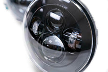 Load image into Gallery viewer, DV8 Offroad 07-18 Jeep Wrangler JK LED Projector Headlights - Corvette Realm