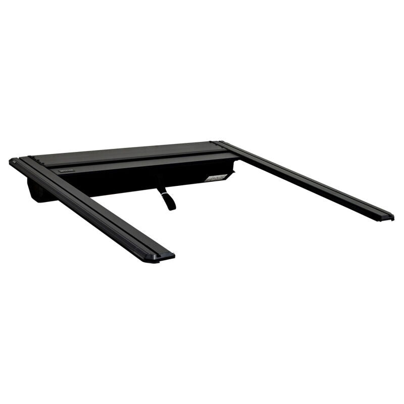 Westin 16-23 Toyota Tacoma 5ft 5in Bed Manual Retractable Tonneau Cover - Black