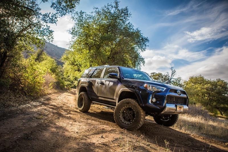 Fox 2005+ Toyota Tacoma 2.0 Perf Series 10.6in. Smooth Body IFP Rear Shock / 4-6in. Lift - Corvette Realm