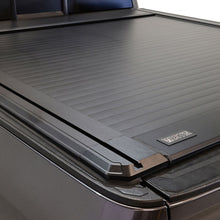 Load image into Gallery viewer, Westin 16-23 Toyota Tacoma 5ft 5in Bed Manual Retractable Tonneau Cover - Black