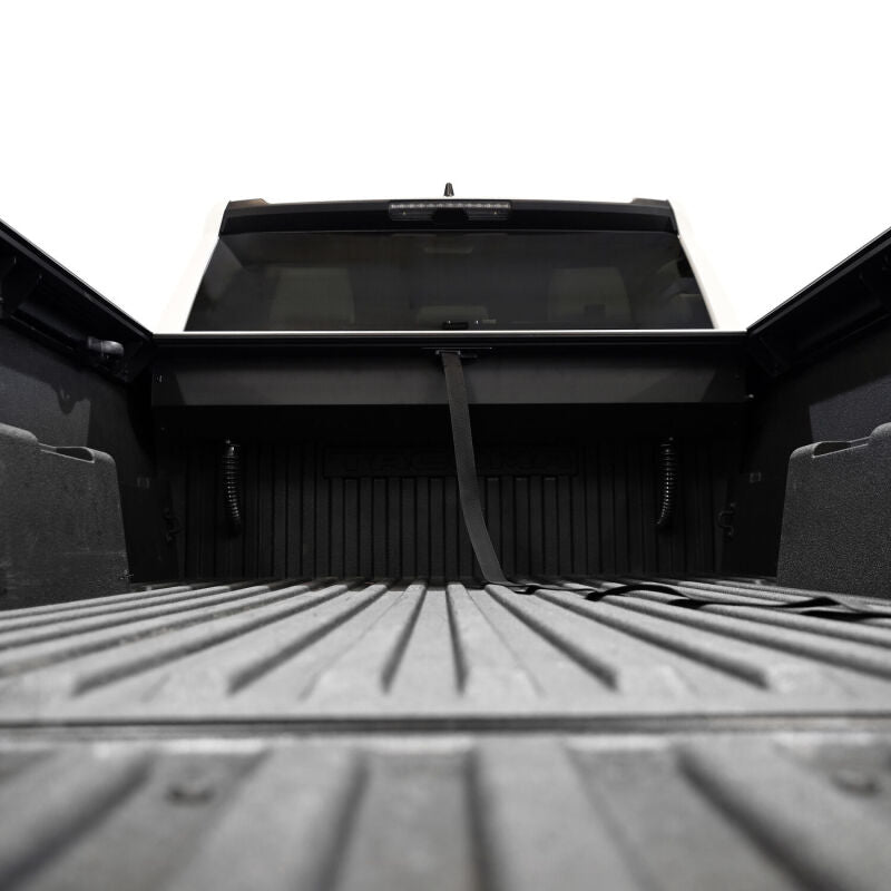 Westin Manual Retractable Tonneau Cover 24-26 Toyota Tacoma 6ft Bed Black