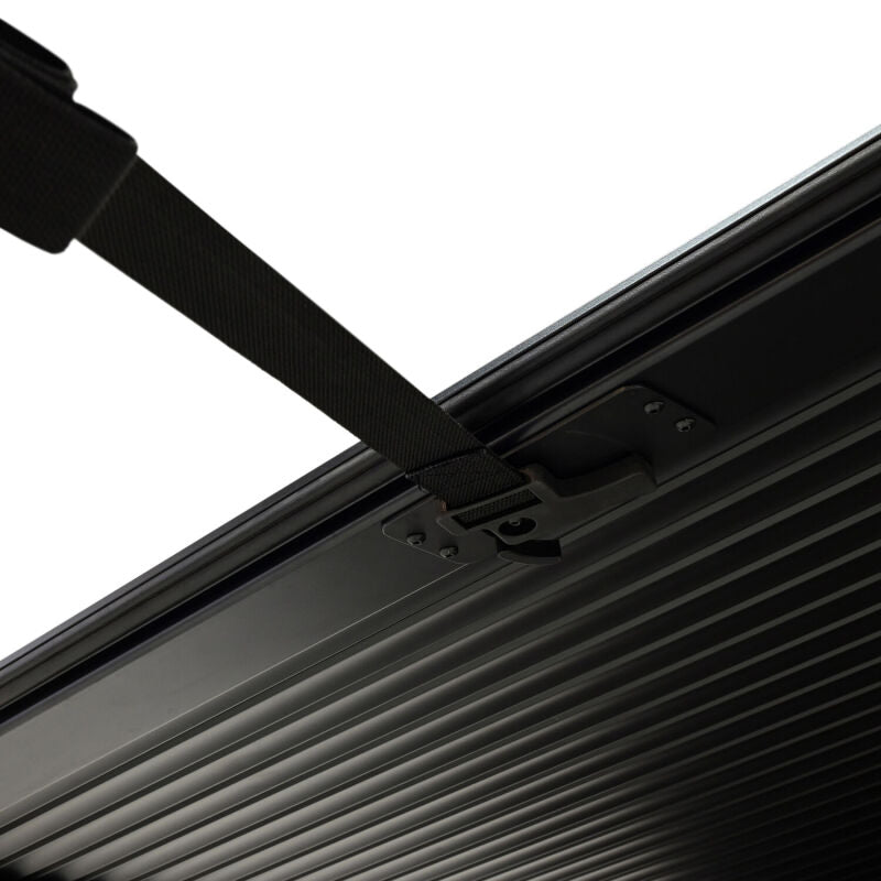Westin 16-23 Toyota Tacoma 5ft 5in Bed Manual Retractable Tonneau Cover - Black