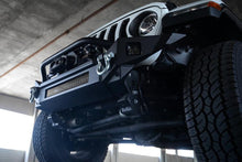 Load image into Gallery viewer, DV8 Offroad 18-23 Jeep Wrangler JL / 20-23 Jeep Gladiator JT FS-7 Mid-Width Winch Front Bumper - Corvette Realm