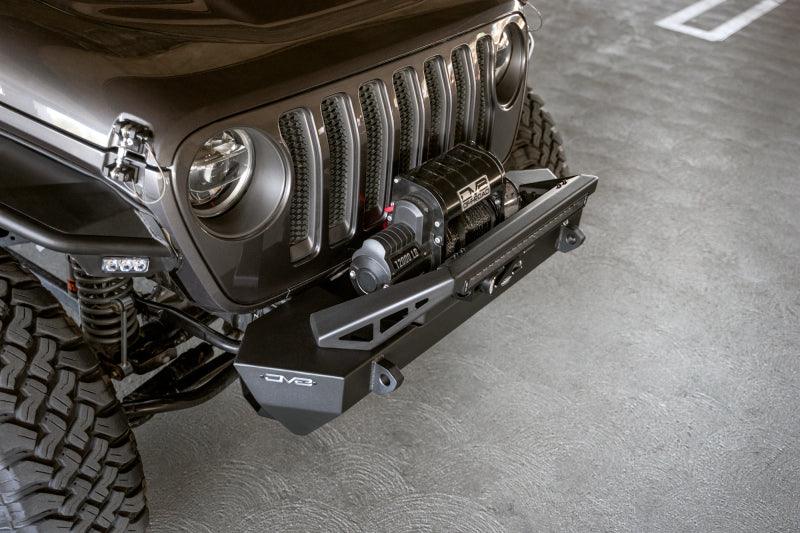 DV8 Offroad 07-23 Jeep Wrangler/Gladiator JT/JK/JL FS-25 Stubby Front Bumper w/Plated Bull Bar - Corvette Realm